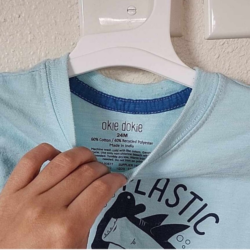 🦈Less plastic...Tee - Picture 3 of 4